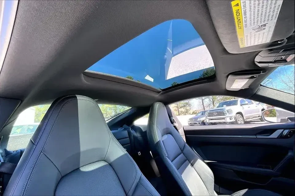 2020 Porsche 992 Carrera - Image 11 of 19