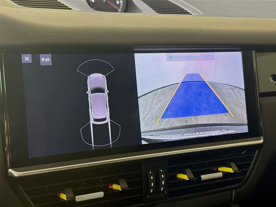 2020 Porsche - Image 10 of 31