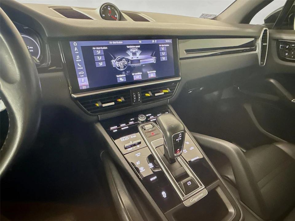 2020 Porsche - Image 8 of 31