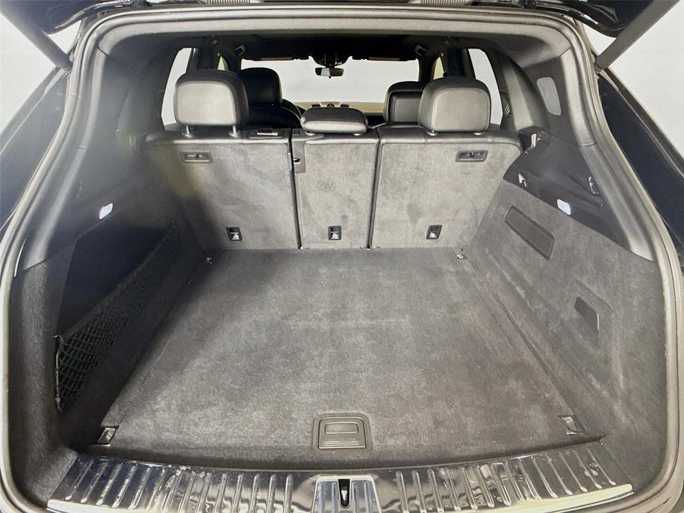 2020 Porsche - Image 15 of 31