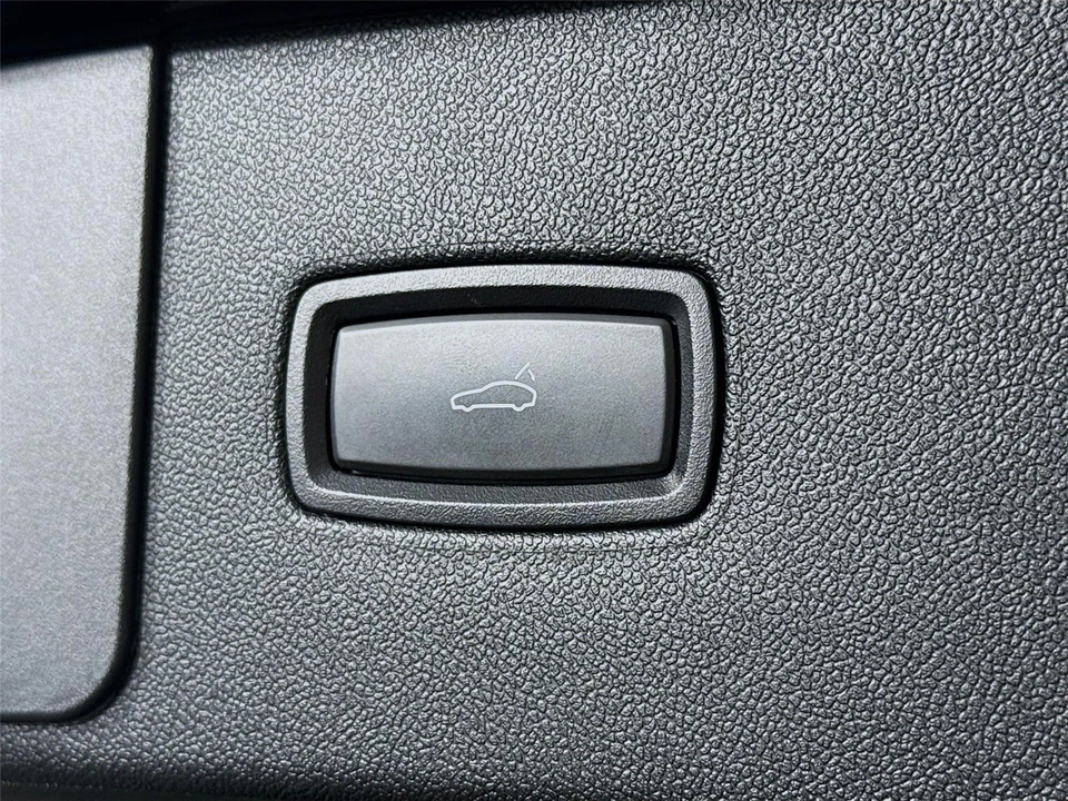 2020 Porsche - Image 16 of 31