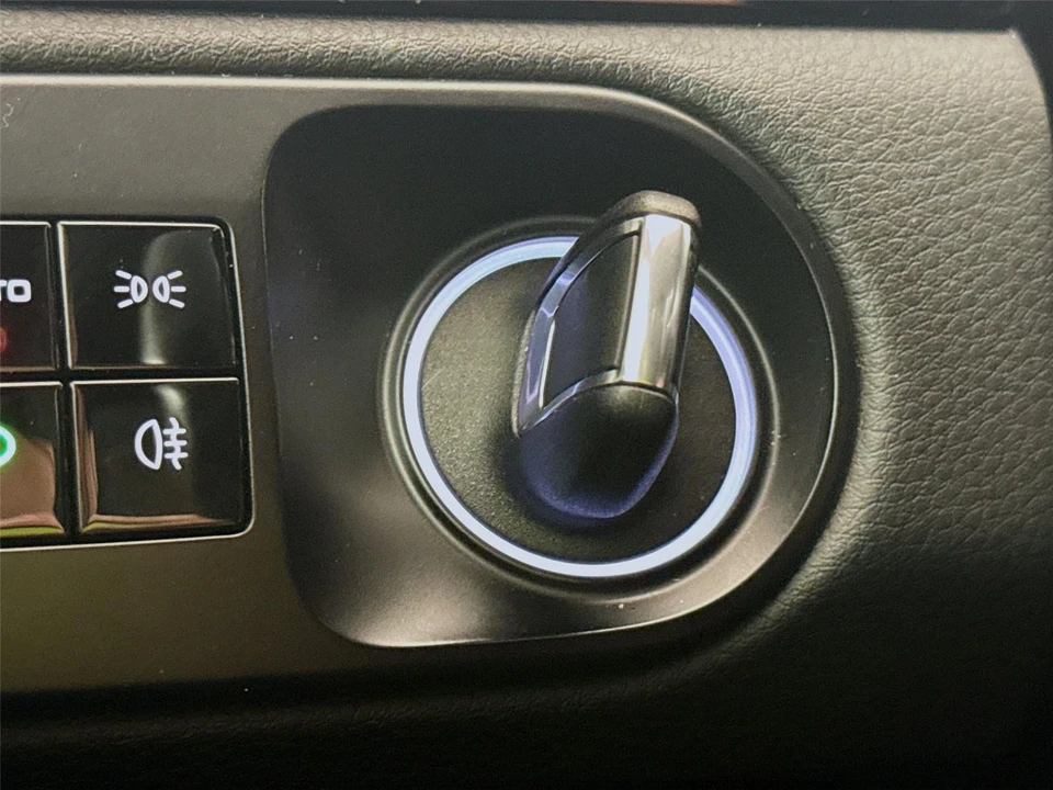 2020 Porsche - Image 11 of 31