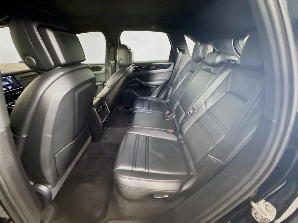 2020 Porsche - Image 14 of 31