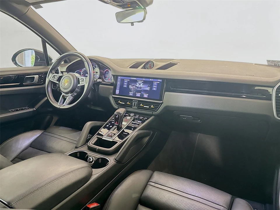 2020 Porsche - Image 19 of 31