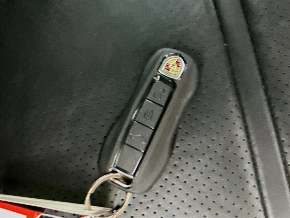 2020 Porsche - Image 20 of 31