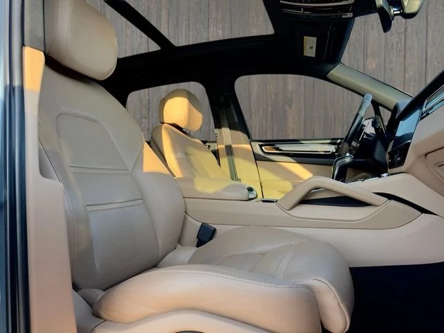 2020 Porsche 9Y0/9Y3 Cayenne - Image 18 of 20