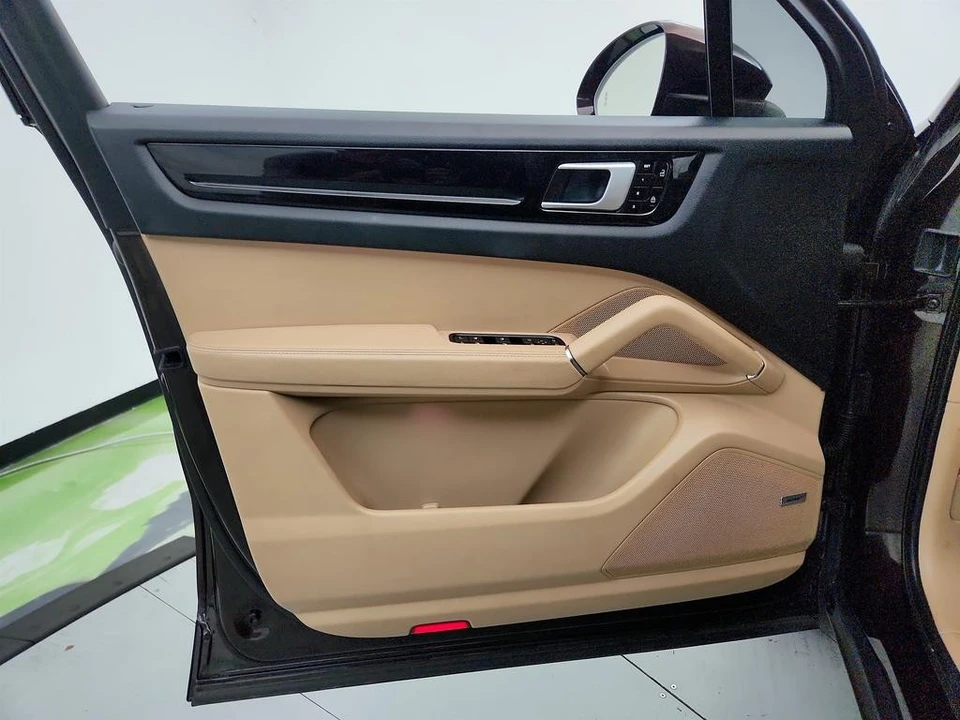 2020 Porsche 9Y0/9Y3 Cayenne - Image 24 of 31