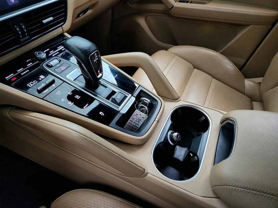 2020 Porsche 9Y0/9Y3 Cayenne - Image 19 of 31