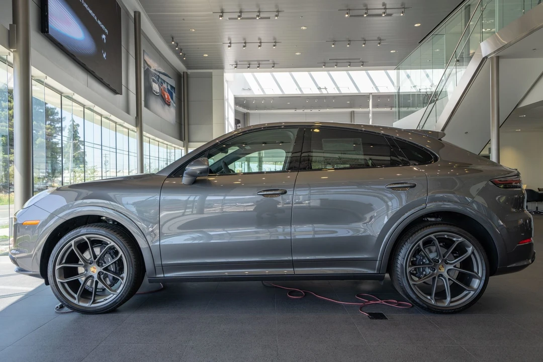 2020 Porsche 9Y0/9Y3 Cayenne - Image 2 of 18