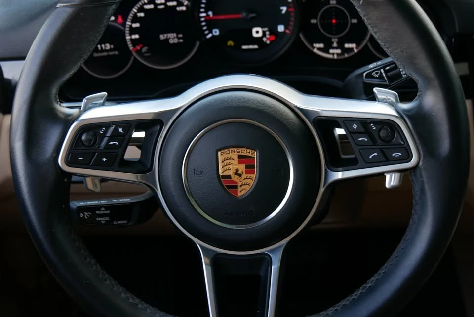 2020 Porsche 9Y0/9Y3 Cayenne - Image 16 of 17