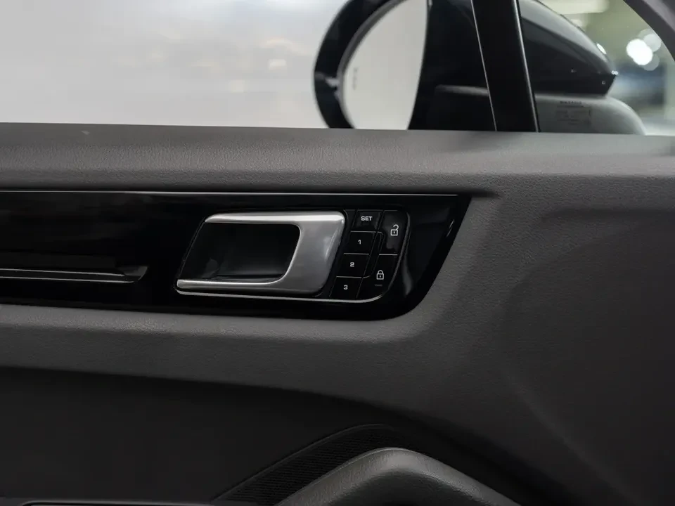 2020 Porsche 9Y0/9Y3 Cayenne - Image 18 of 20