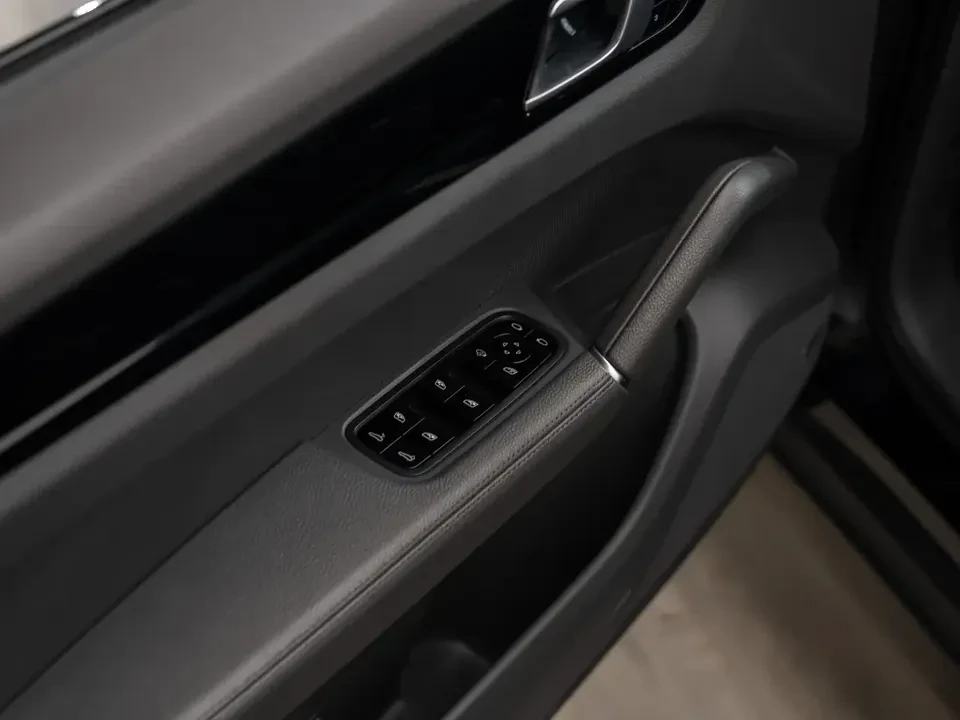 2020 Porsche 9Y0/9Y3 Cayenne - Image 15 of 20