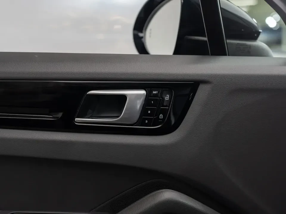 2020 Porsche 9Y0/9Y3 Cayenne - Image 18 of 20