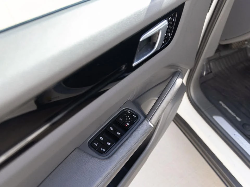 2020 Porsche 9Y0/9Y3 Cayenne - Image 18 of 20