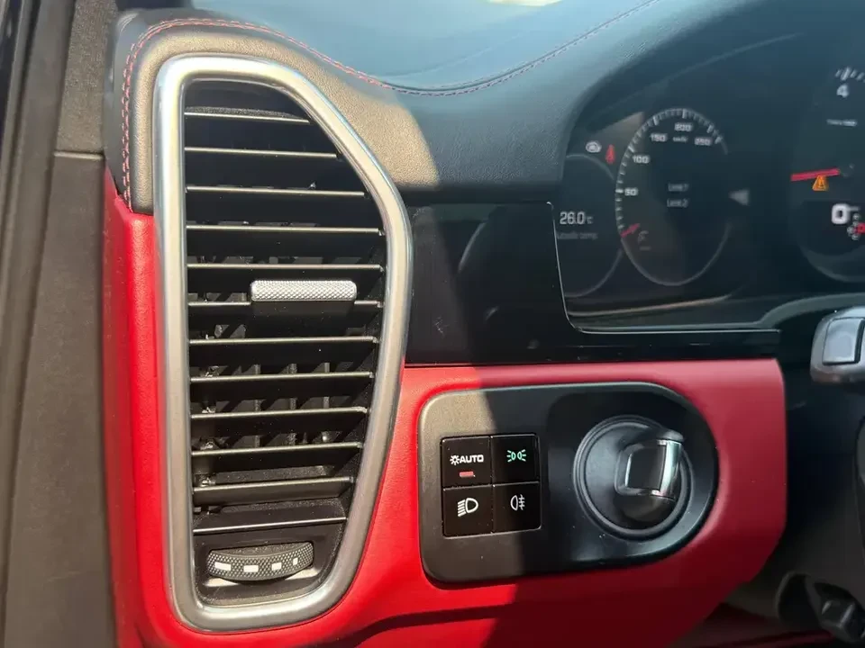 2020 Porsche 9Y0/9Y3 Cayenne - Image 13 of 20