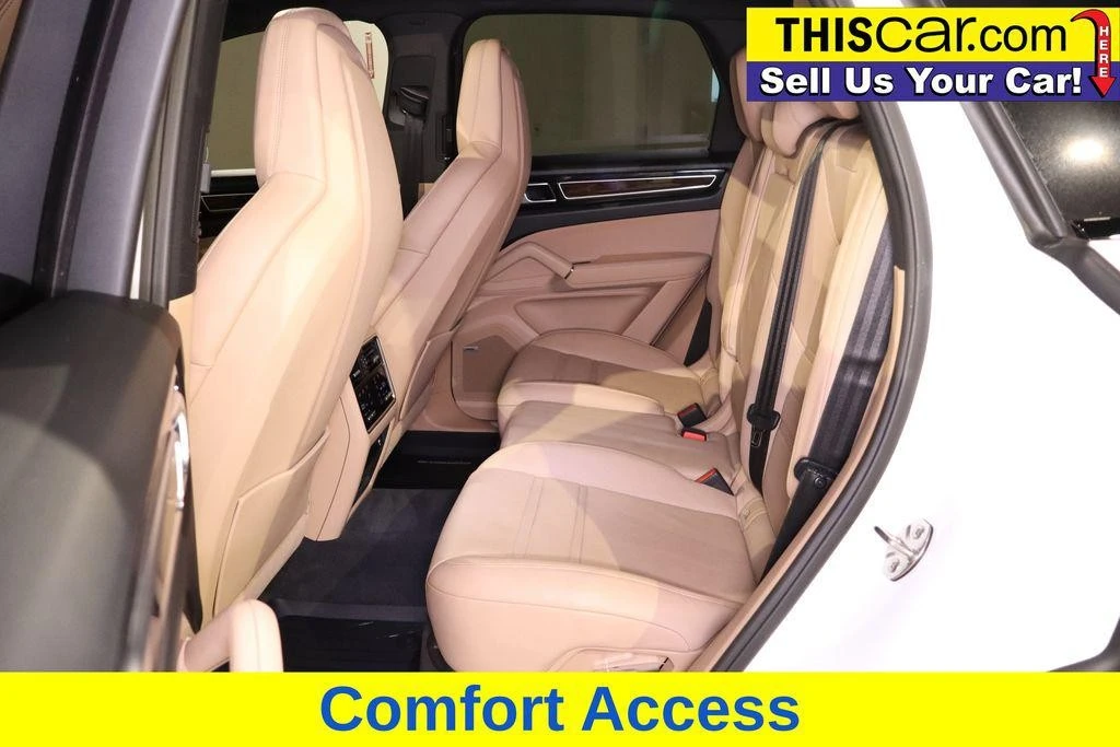 2020 Porsche - Image 28 of 31