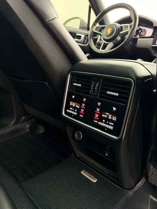2020 Porsche 9Y0/9Y3 Cayenne - Image 18 of 19