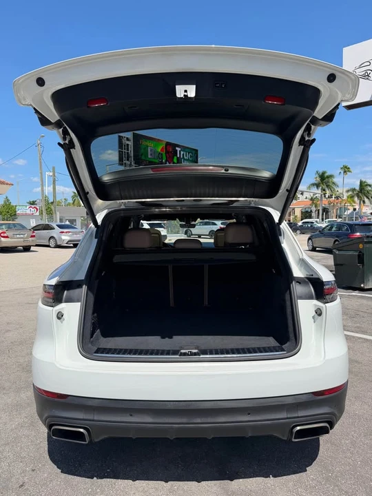 2020 Porsche 9Y0/9Y3 Cayenne - Image 14 of 17