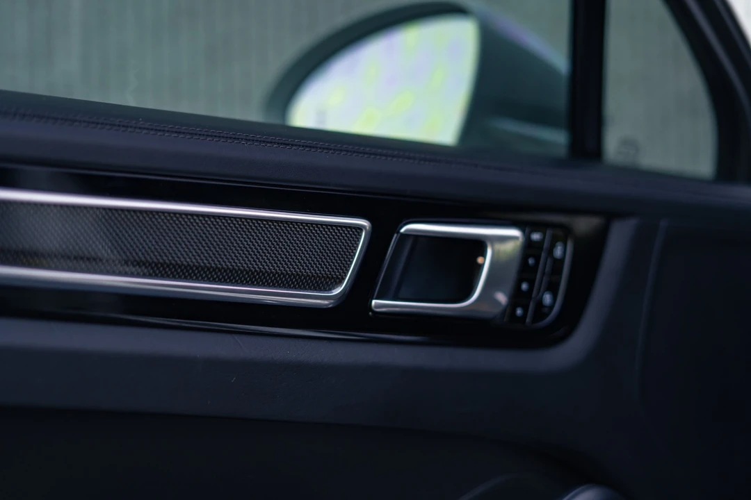 2020 Porsche Cayenne - Image 25 of 31