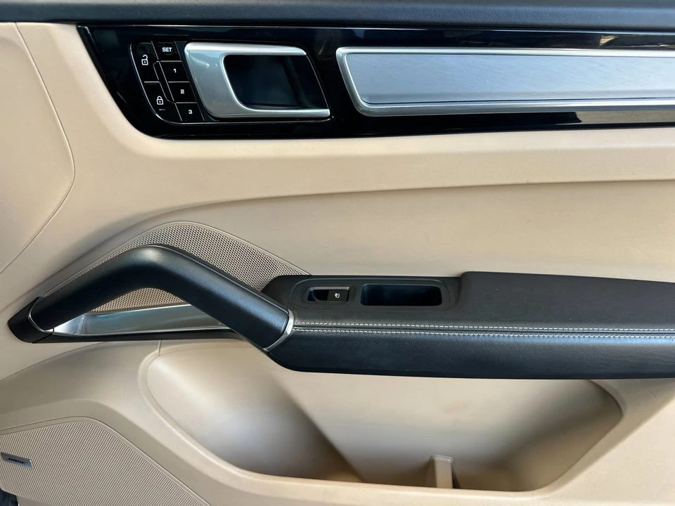 2020 Porsche 9Y0/9Y3 Cayenne Turbo - Image 18 of 31