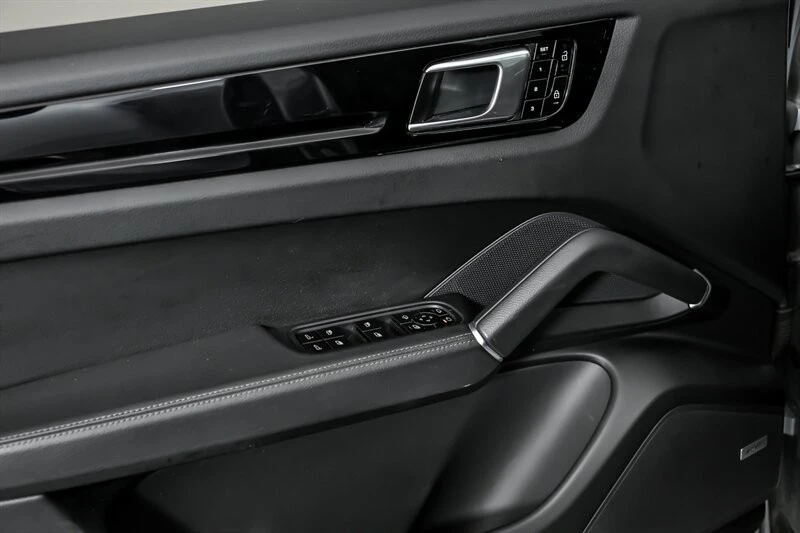 2020 Porsche 9Y0/9Y3 Cayenne - Image 16 of 21
