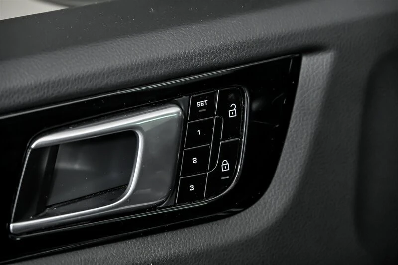 2020 Porsche 9Y0/9Y3 Cayenne - Image 17 of 21