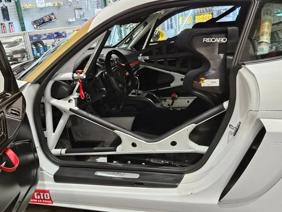 2020 Porsche 718 Cayman GT4 - Image 13 of 20