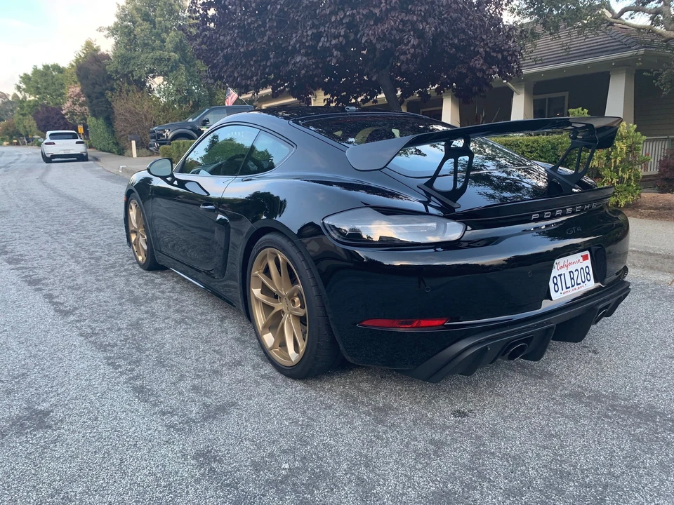 2020 Porsche 718 Cayman GT4 - Image 5 of 9