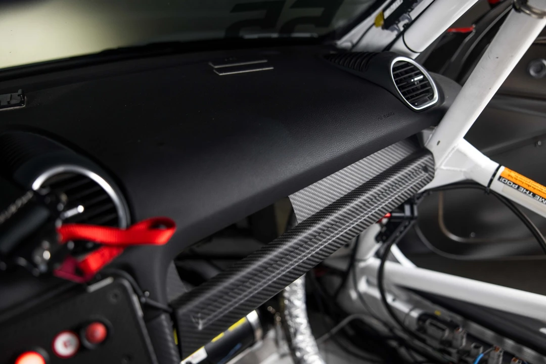 2020 Porsche 718 Cayman GT4 Clubsport - Image 30 of 31