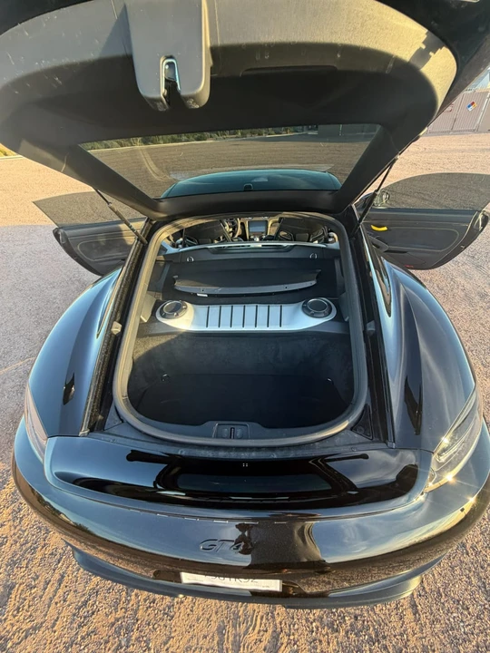 2020 Porsche 718 Cayman GT4 - Image 18 of 28