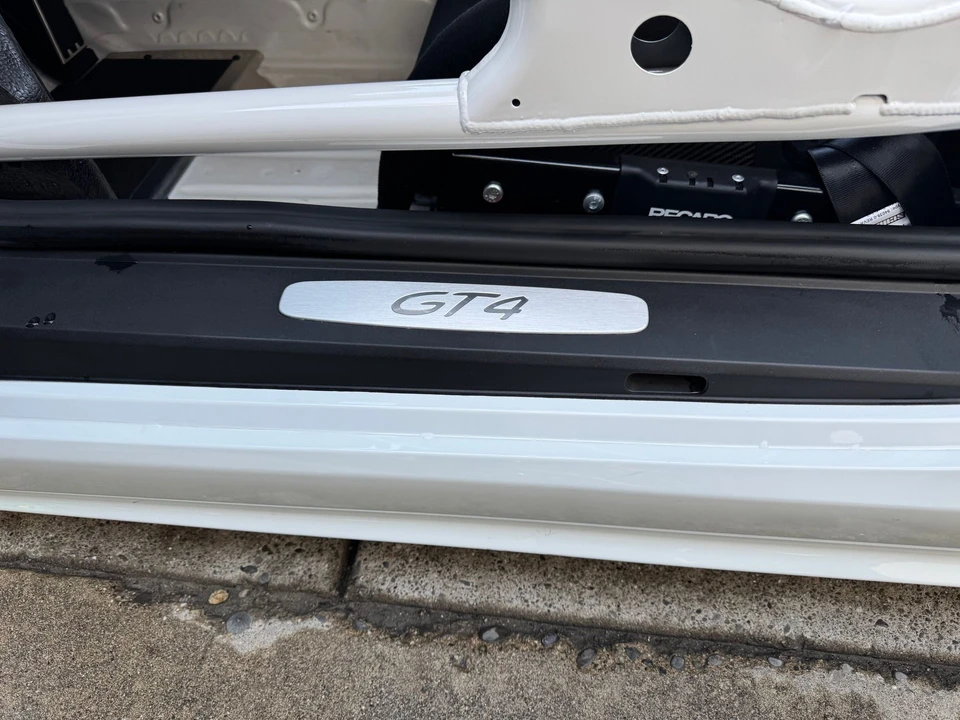2020 Porsche 718 Cayman GT4 Clubsport - Image 13 of 31