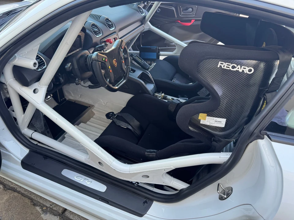 2020 Porsche 718 Cayman GT4 Clubsport - Image 2 of 31