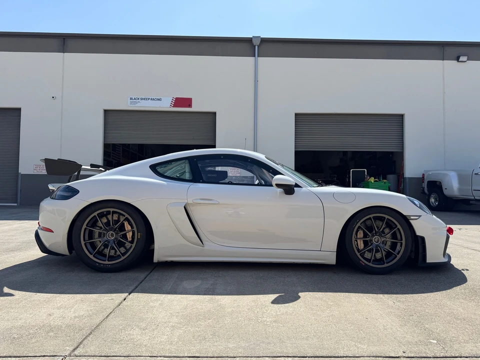 2020 Porsche 718 Cayman GT4 Clubsport - Image 3 of 31