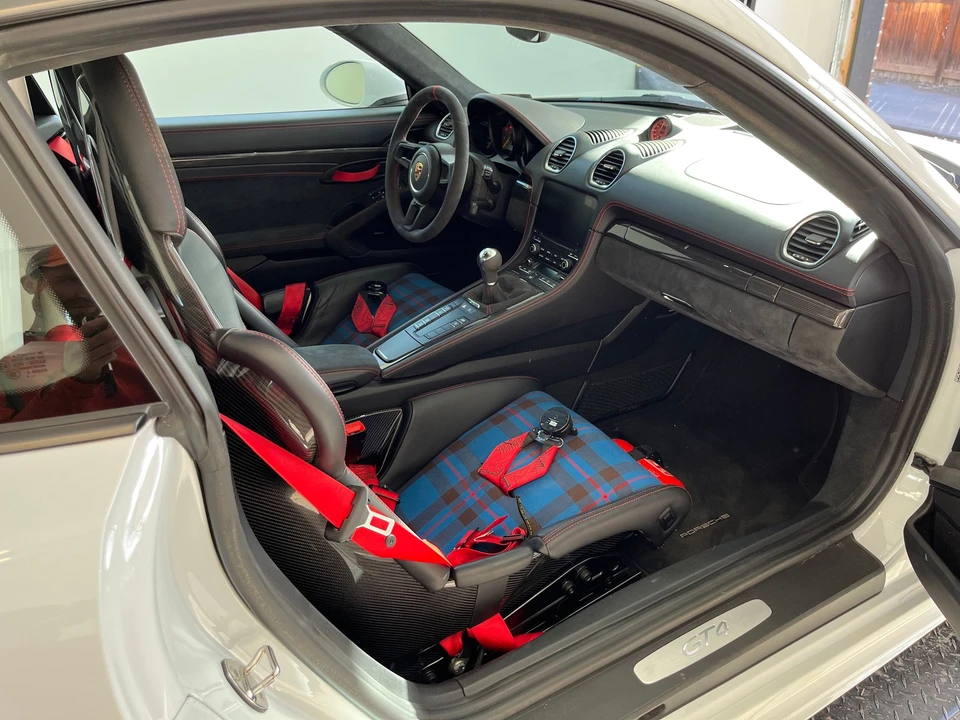 2020 Porsche 718 Cayman GT4 - Image 13 of 14