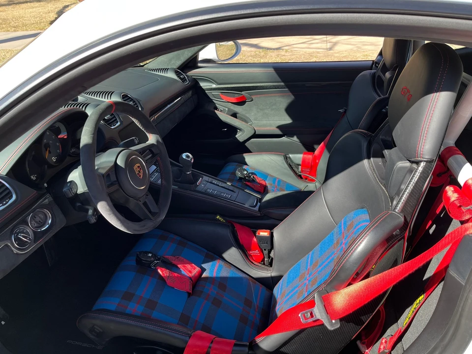 2020 Porsche 718 Cayman GT4 - Image 2 of 14