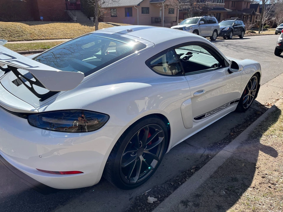 2020 Porsche 718 Cayman GT4 - Image 4 of 14