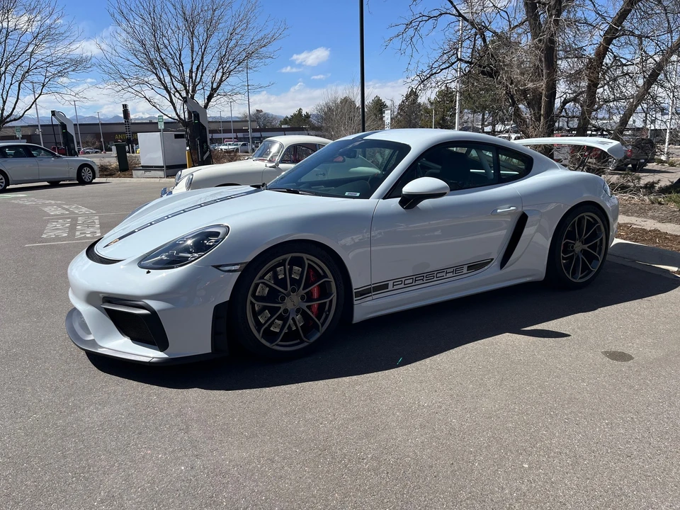 2020 Porsche 718 Cayman GT4 - Image 9 of 14