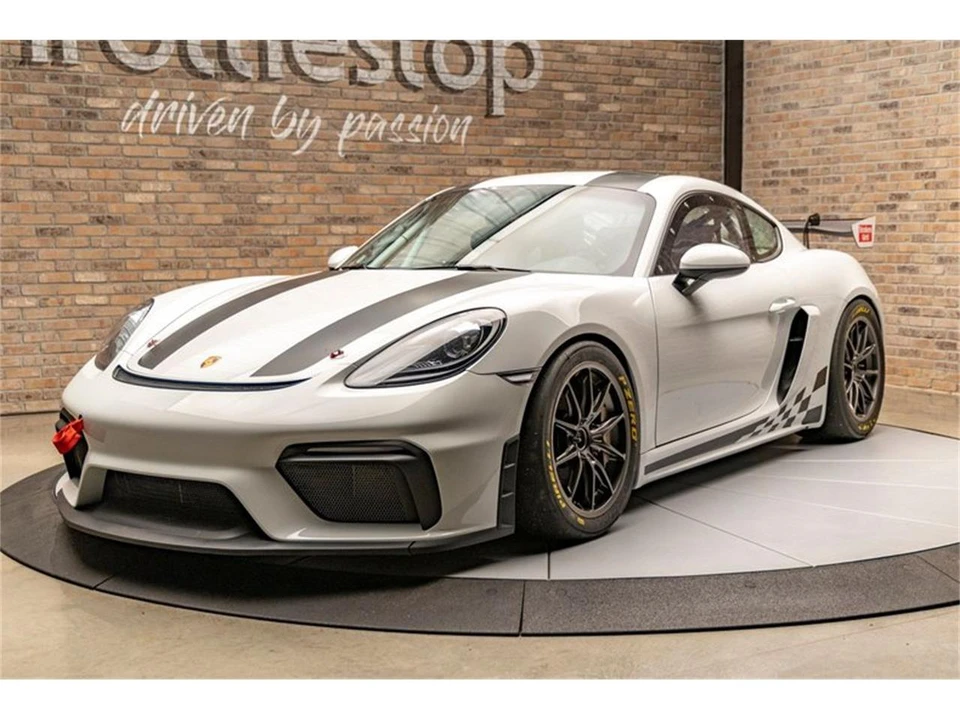 2020 Porsche 718 Cayman GT4 - Image 7 of 31