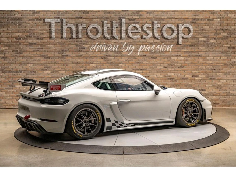 2020 Porsche 718 Cayman GT4 - Image 4 of 31