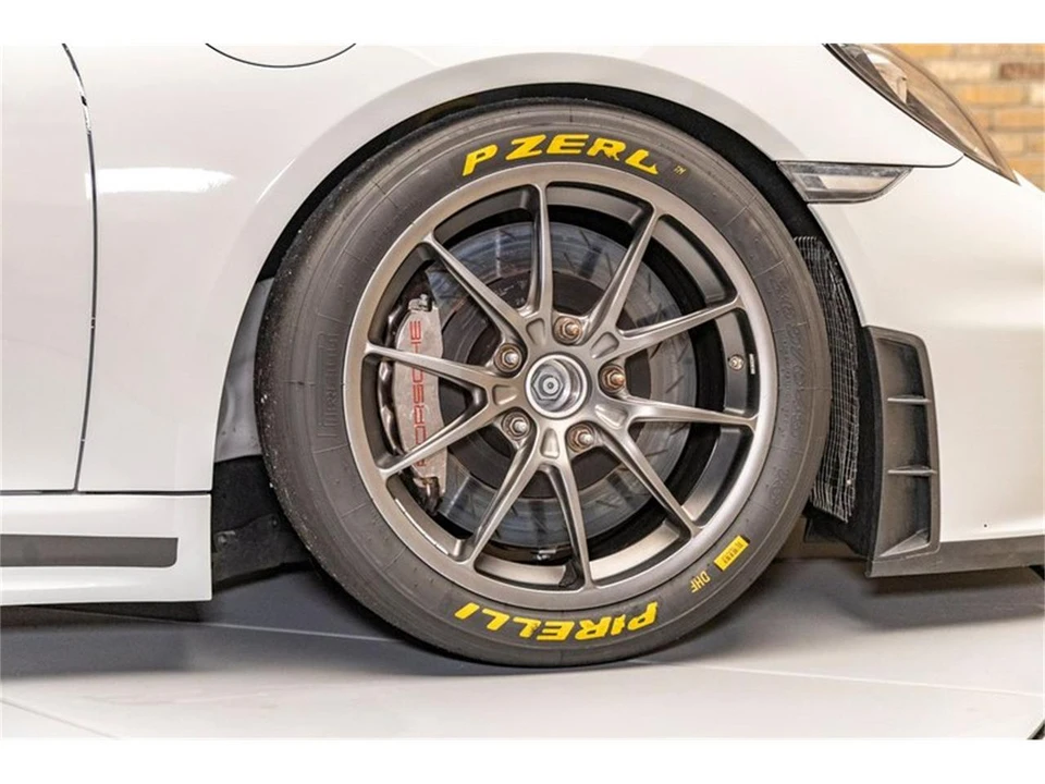 2020 Porsche 718 Cayman GT4 - Image 16 of 31