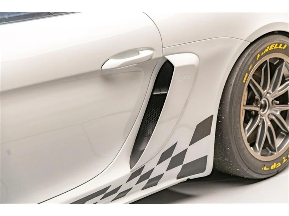 2020 Porsche 718 Cayman GT4 - Image 21 of 31