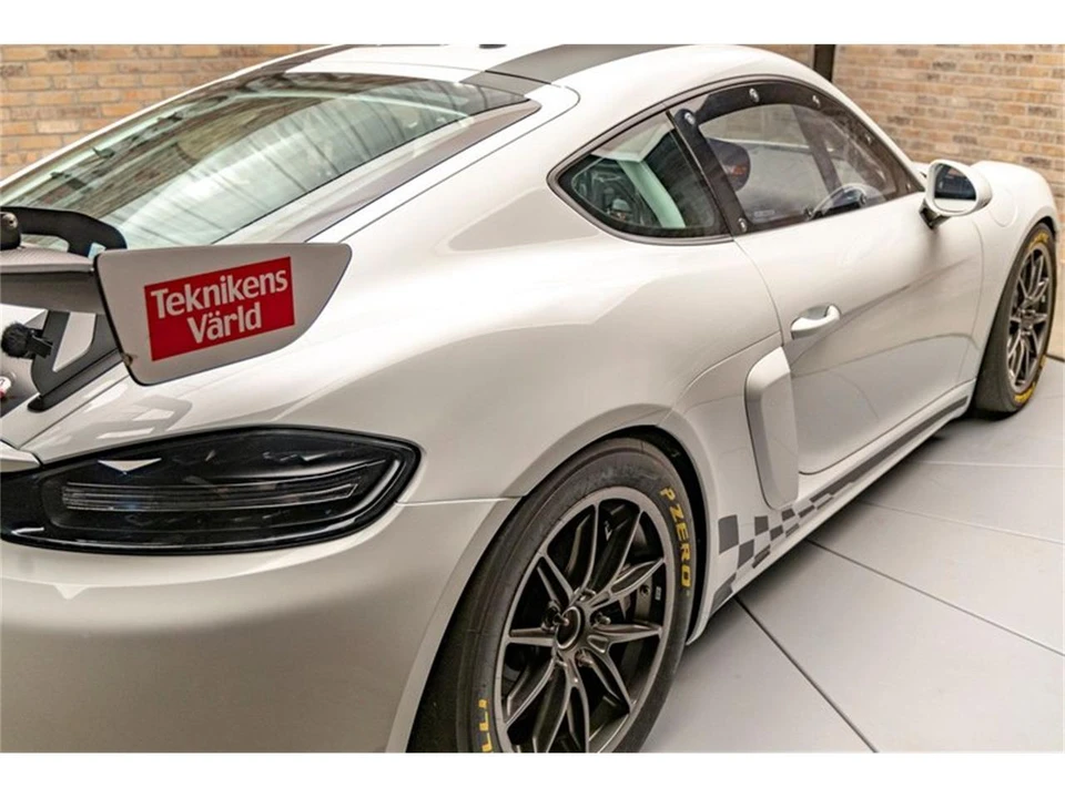 2020 Porsche 718 Cayman GT4 - Image 27 of 31