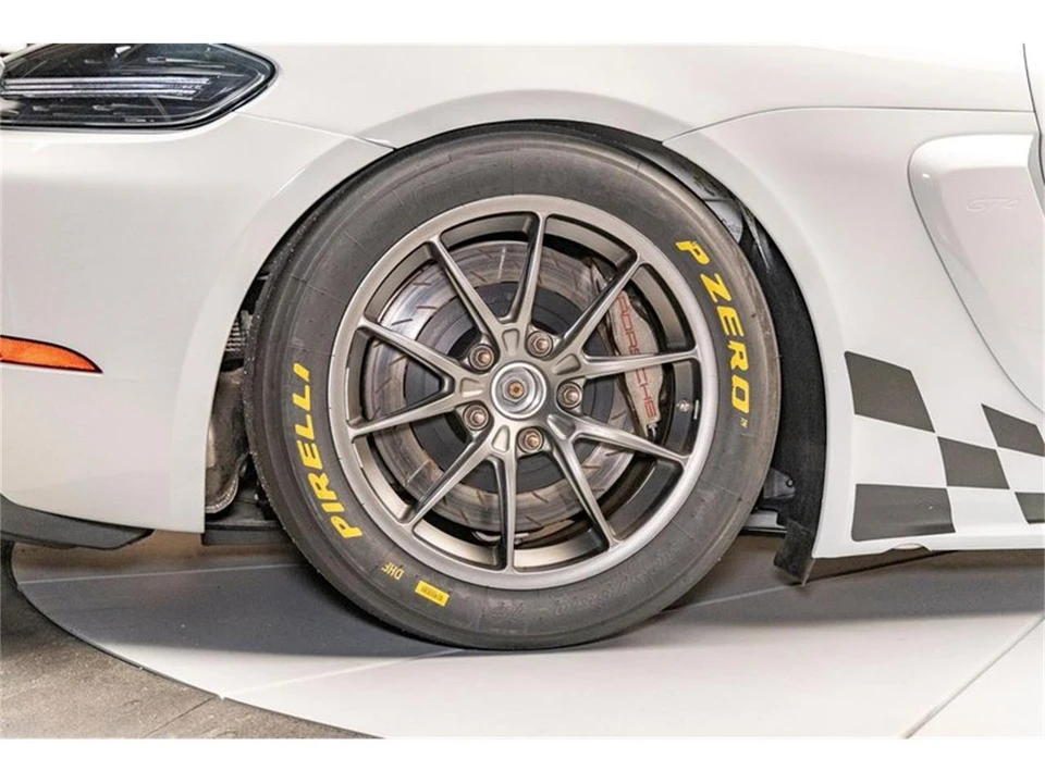 2020 Porsche 718 Cayman GT4 - Image 15 of 31