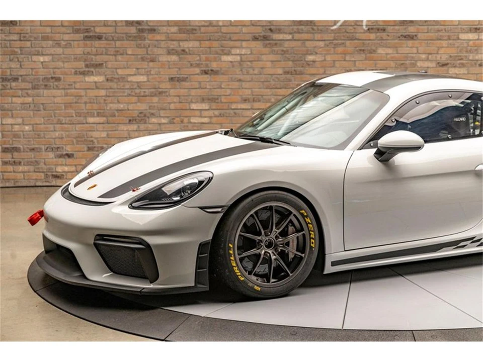 2020 Porsche 718 Cayman GT4 - Image 9 of 31