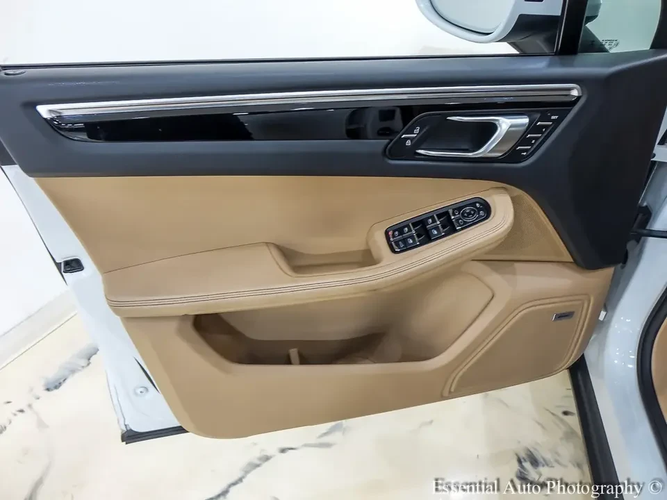 2020 Porsche Macan - Image 14 of 20