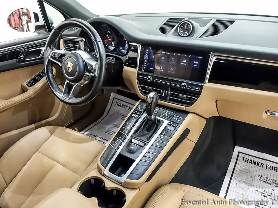 2020 Porsche Macan - Image 19 of 20