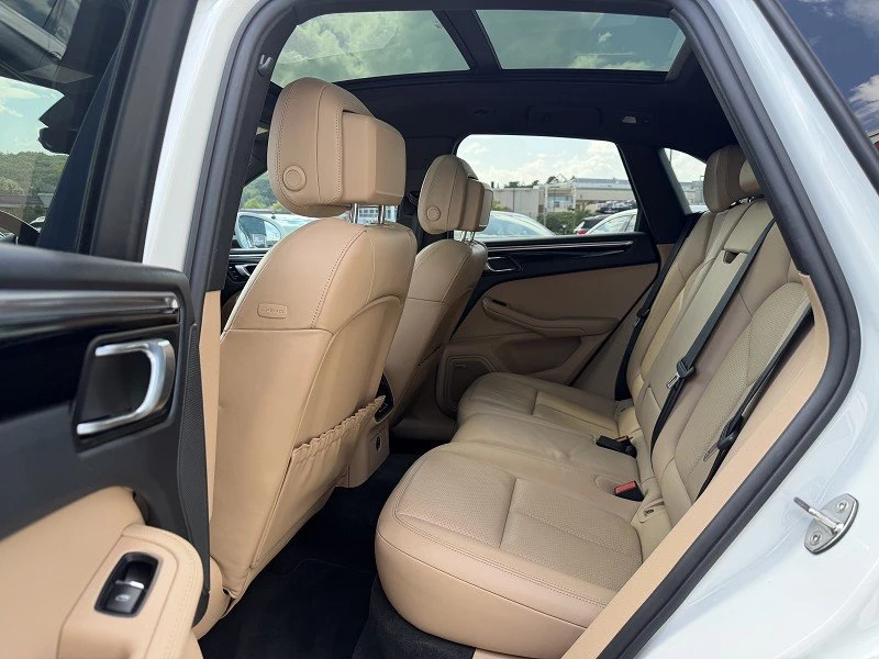 2020 Porsche Macan - Image 7 of 20