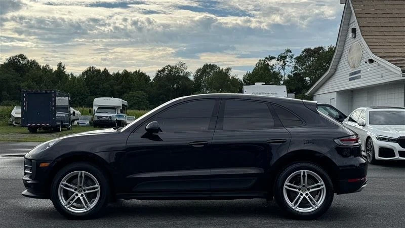2020 Porsche Macan - Image 10 of 20