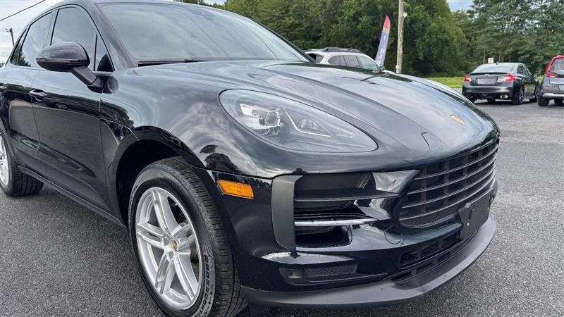 2020 Porsche Macan - Image 19 of 20