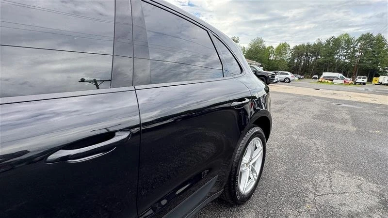 2020 Porsche Macan - Image 12 of 20